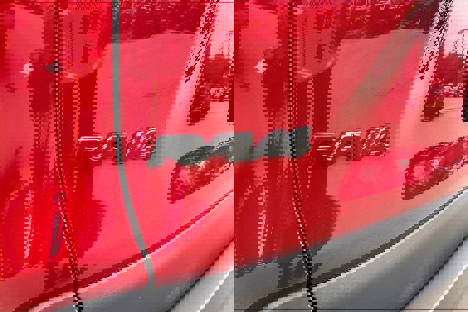 Used 2025 Toyota RAV4 XLE Premium image 31