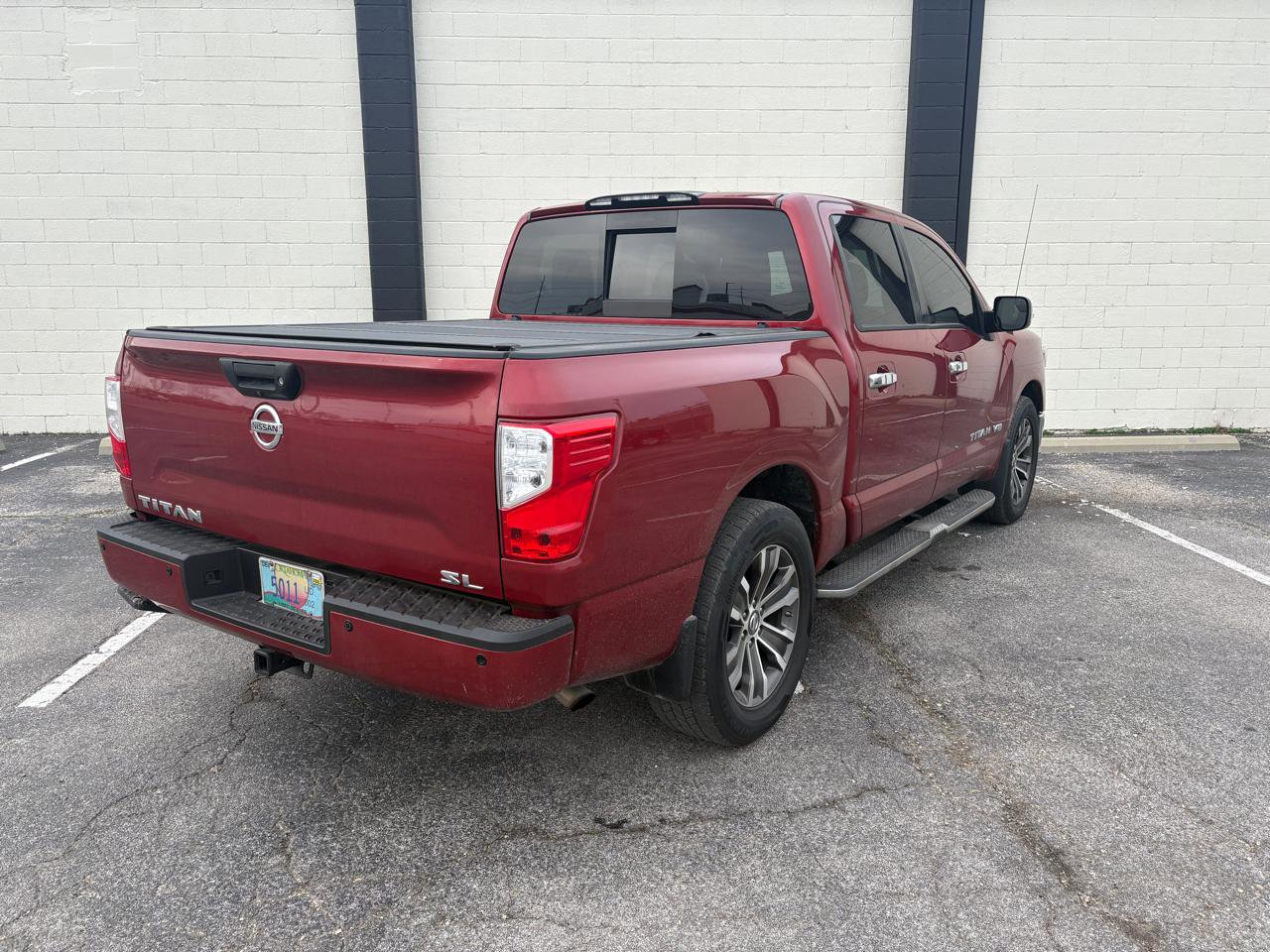 Used 2019 Nissan Titan SL image 2