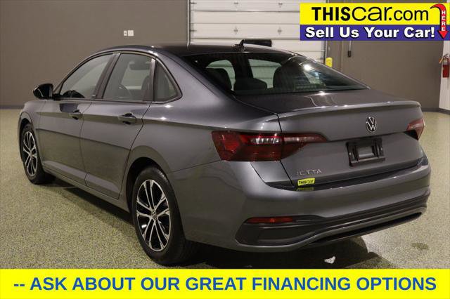 Used 2024 Volkswagen Jetta Sport image 5