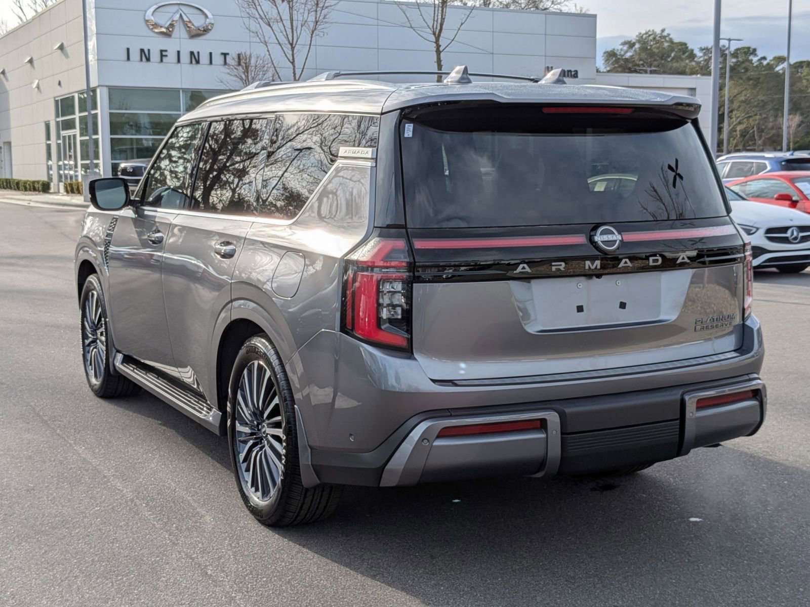 Used 2025 Nissan Armada Platinum Reserve image 5