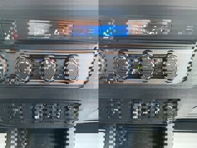 Used 2023 Toyota Tacoma TRD Sport image 32