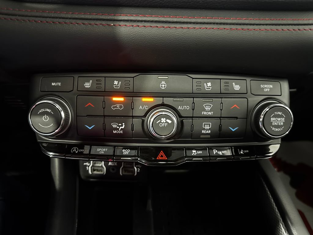 Used 2025 Dodge Durango GT AWD/4WD image 37