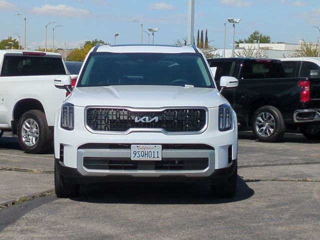 Used 2025 Kia Telluride EX w/ EX Captain's Chair Package FWD image 3