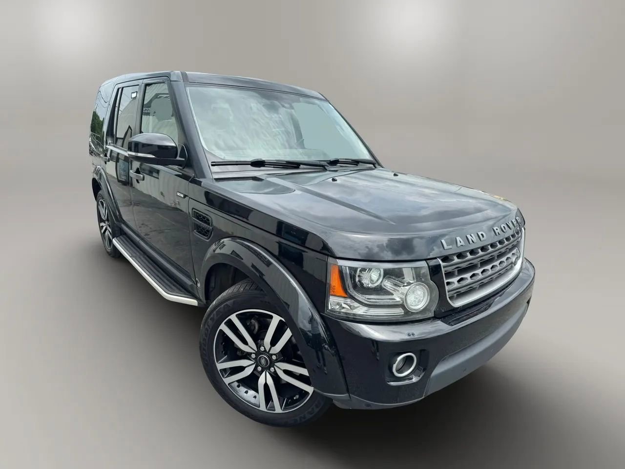 Used 2015 Land Rover LR4 HSE AWD/4WD image 2