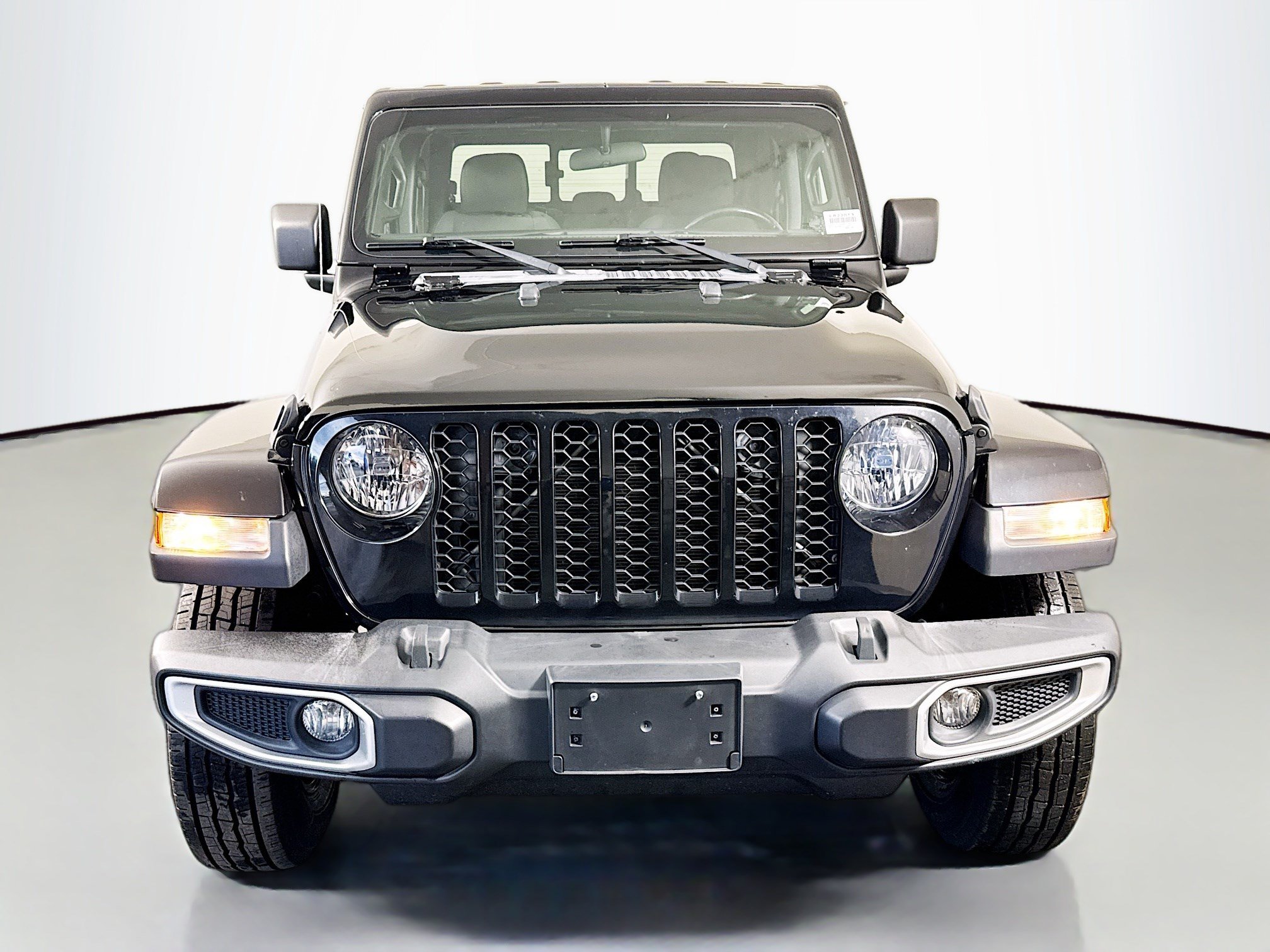 Used 2021 Jeep Gladiator Sport AWD/4WD image 2