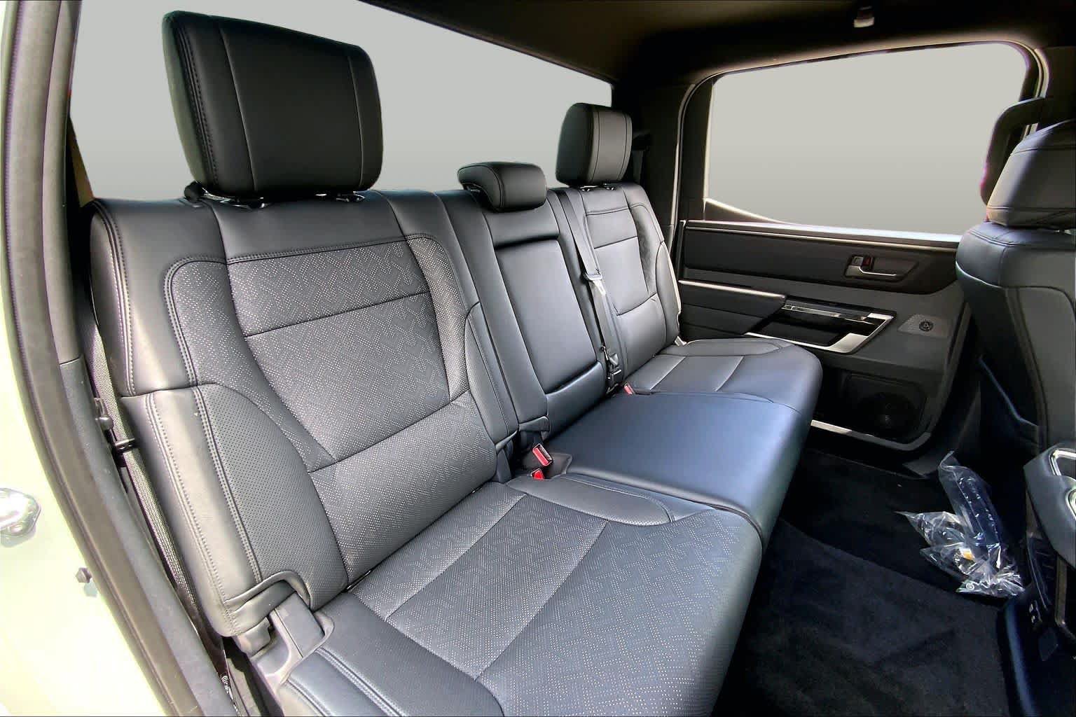 Used 2025 Toyota Tundra Limited AWD/4WD image 19