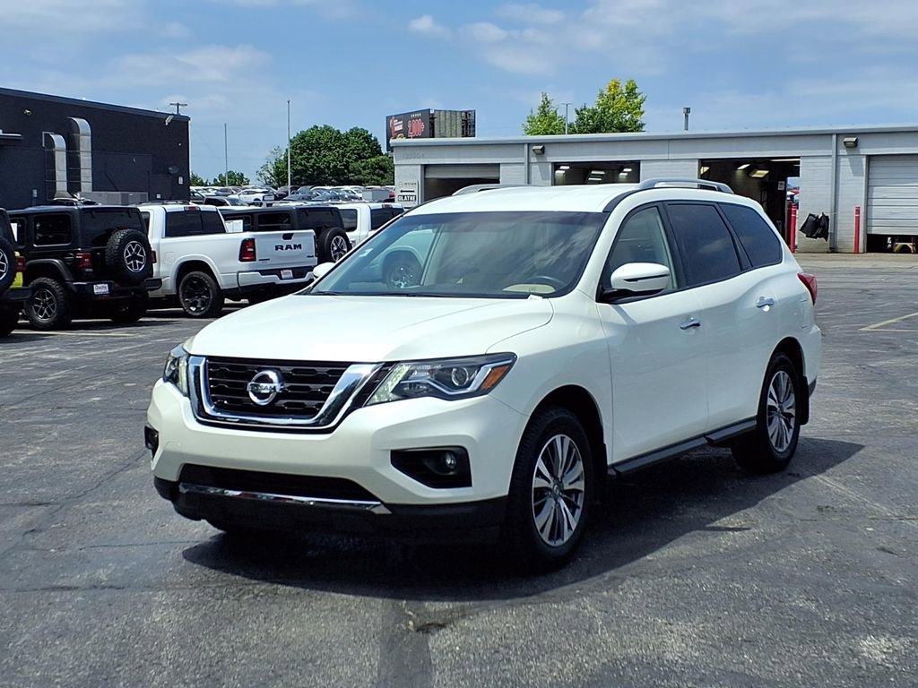 Used 2020 Nissan Pathfinder SV AWD/4WD image 2
