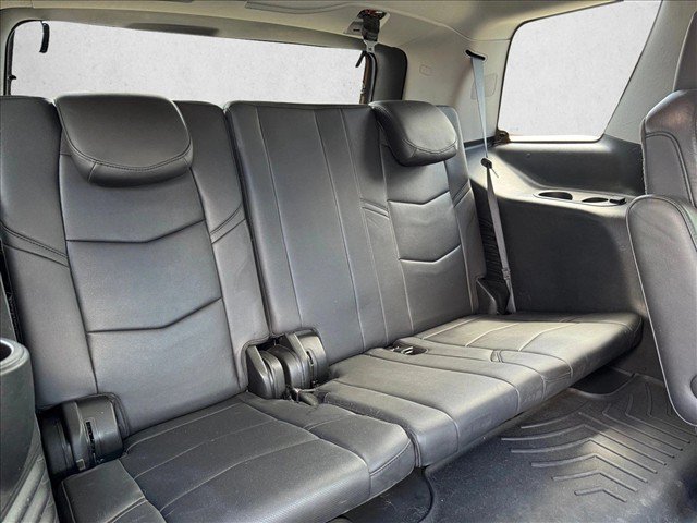 Used 2020 Cadillac Escalade Premium Luxury RWD image 21