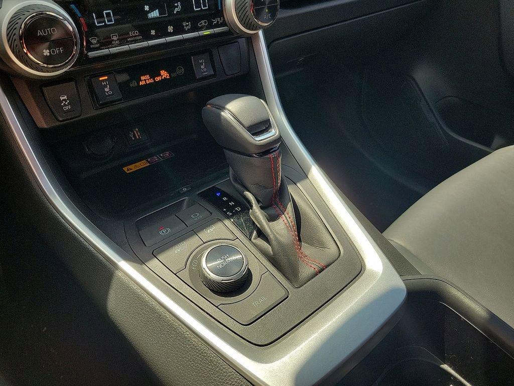 Used 2024 Toyota RAV4 XSE image 15