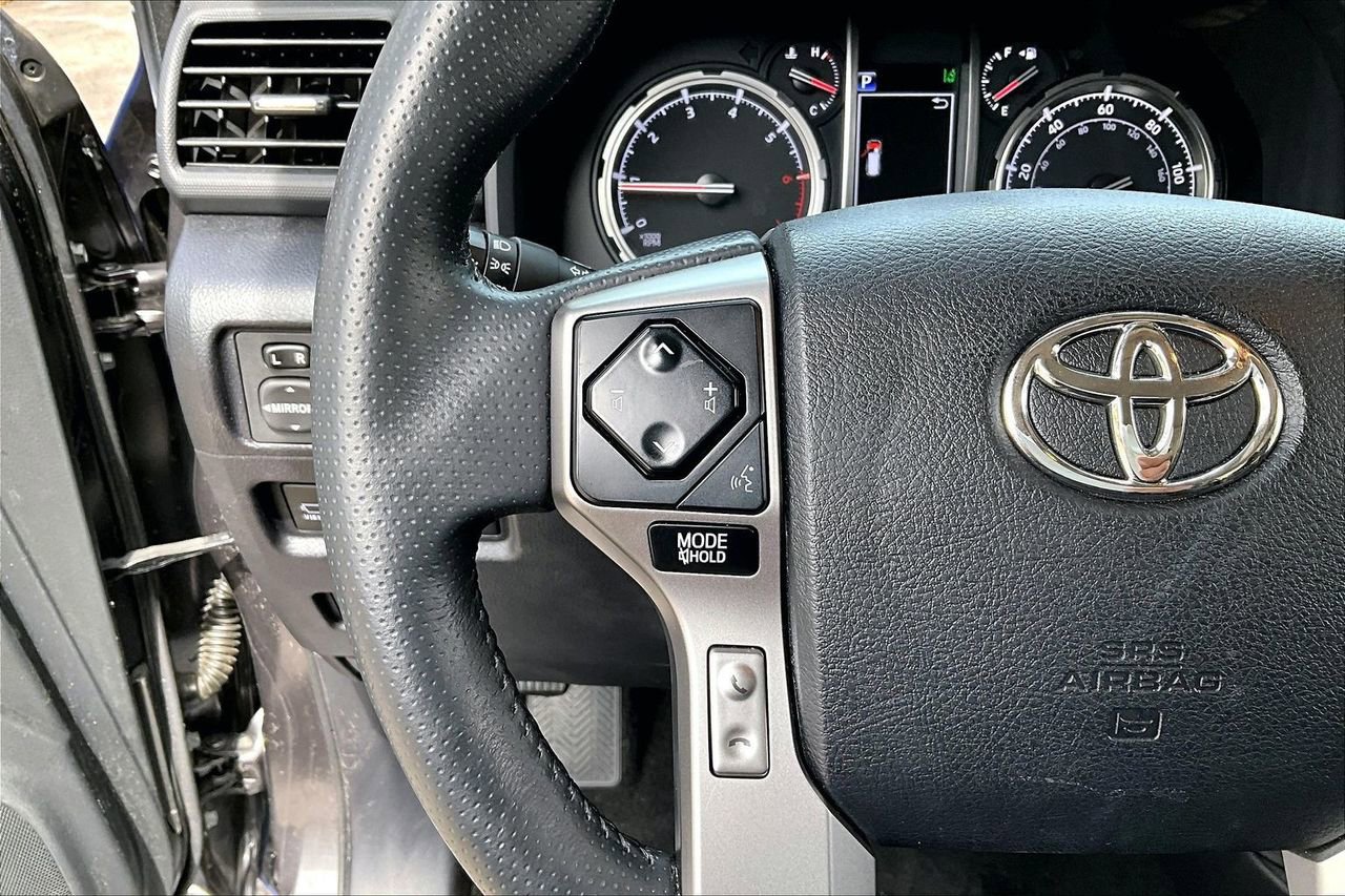 Used 2022 Toyota 4Runner Limited AWD/4WD image 10