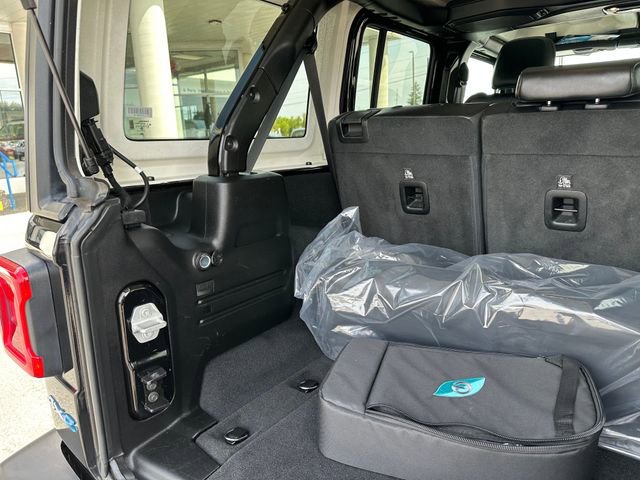 Used 2023 Jeep Wrangler Unlimited Sahara image 11