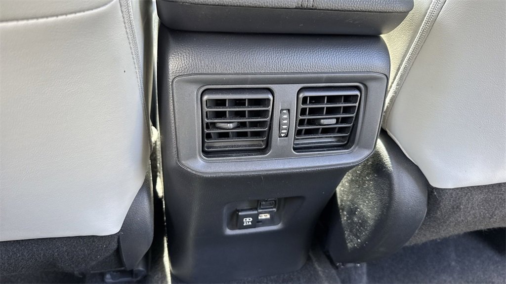 Used 2021 Toyota RAV4 XLE Premium image 38