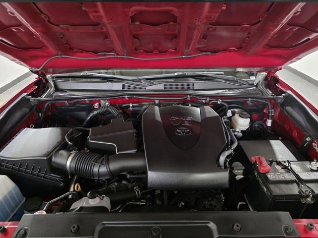 Used 2022 Toyota Tacoma SR5 w/ Technology Package image 26