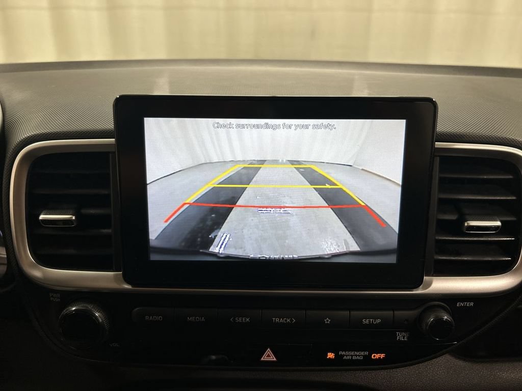 Used 2021 Hyundai Venue SE FWD image 15