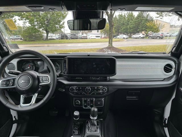 Used 2024 Jeep Wrangler Unlimited Sahara w/ Technology Group image 30