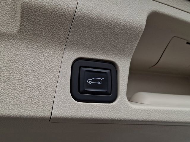 Used 2021 GMC Acadia Denali w/ Denali Technology Package image 30