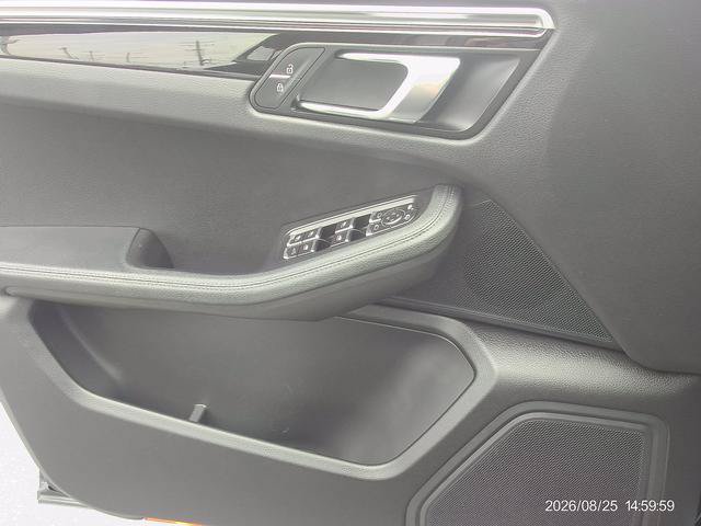 Used 2020 Porsche Macan AWD/4WD image 14