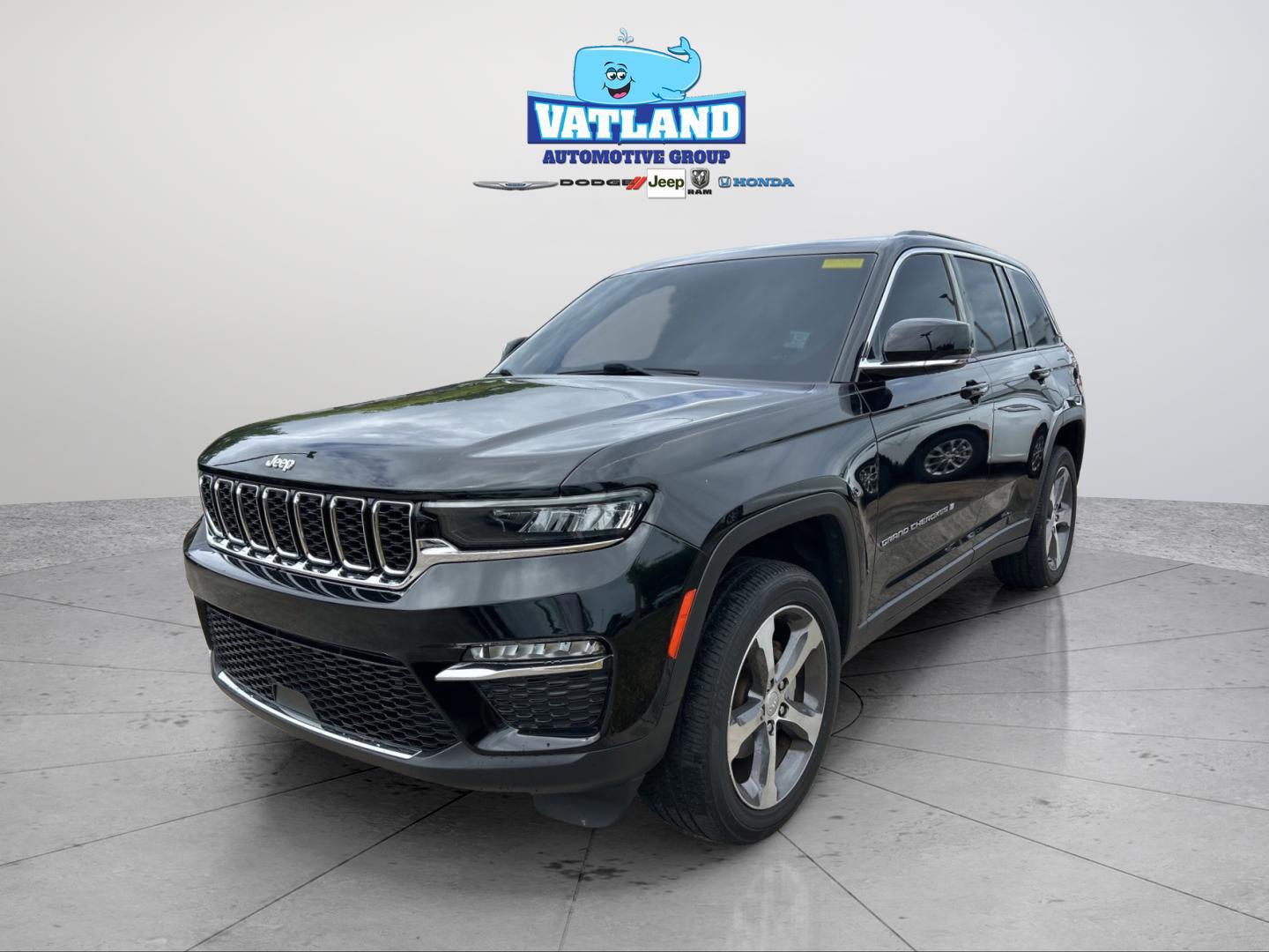 Certified 2023 Jeep Grand Cherokee Limited image 1