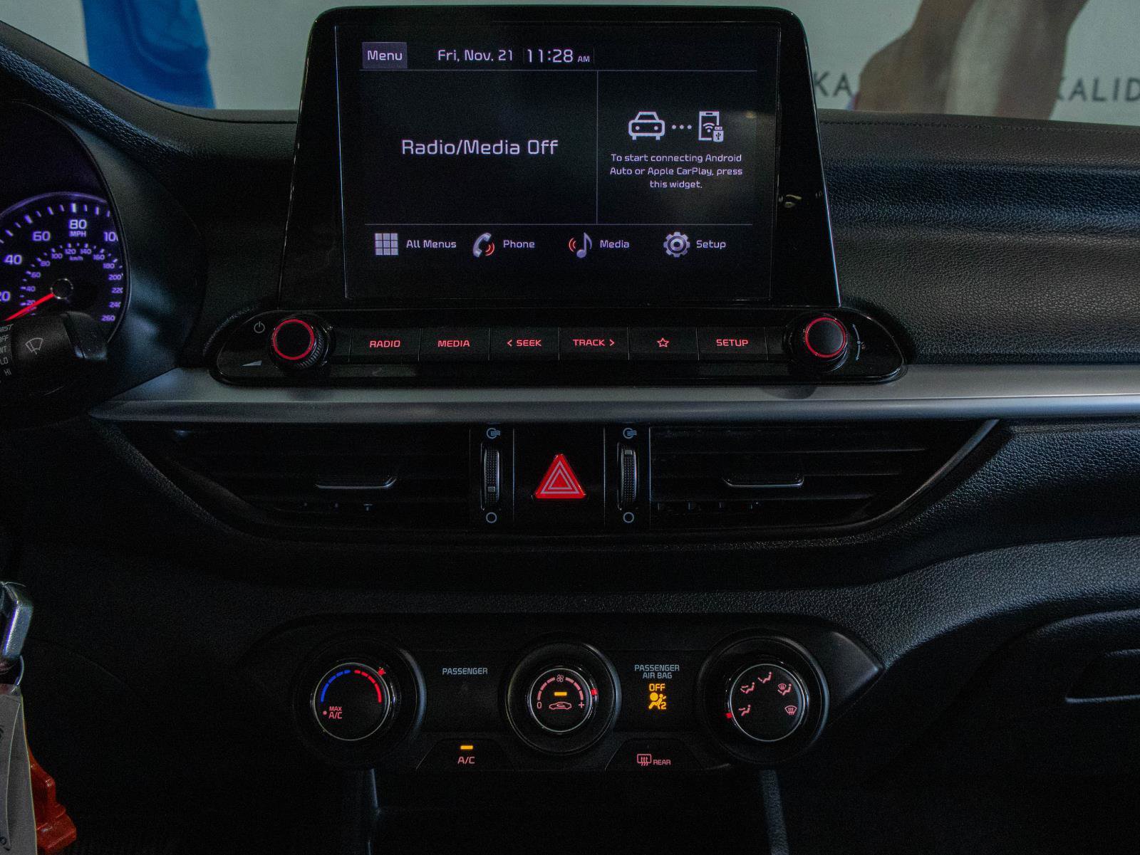 Used 2023 Kia Forte LXS image 4