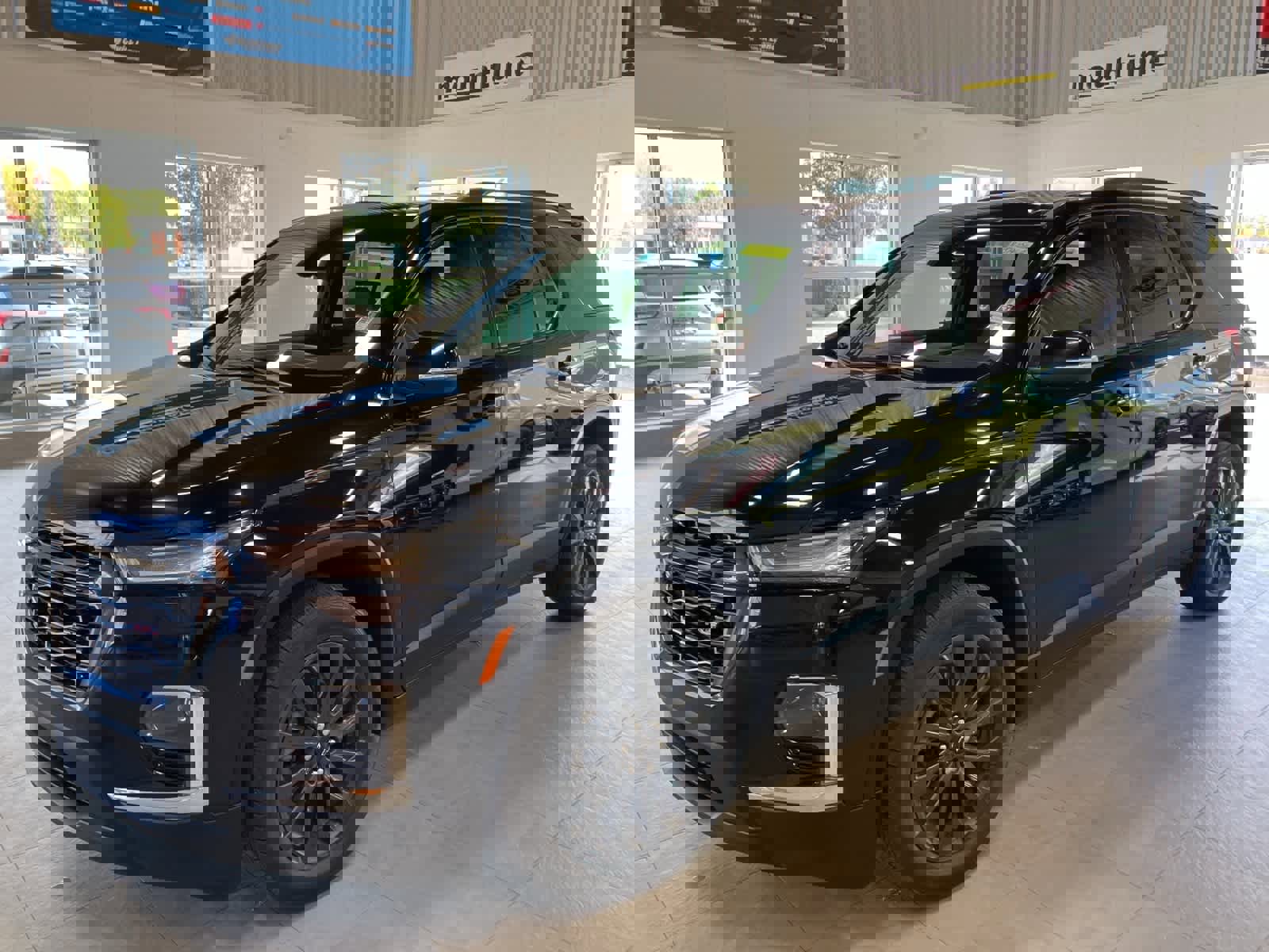 Used 2022 Chevrolet Traverse RS w/ LPO, Floor Liner Package image 1