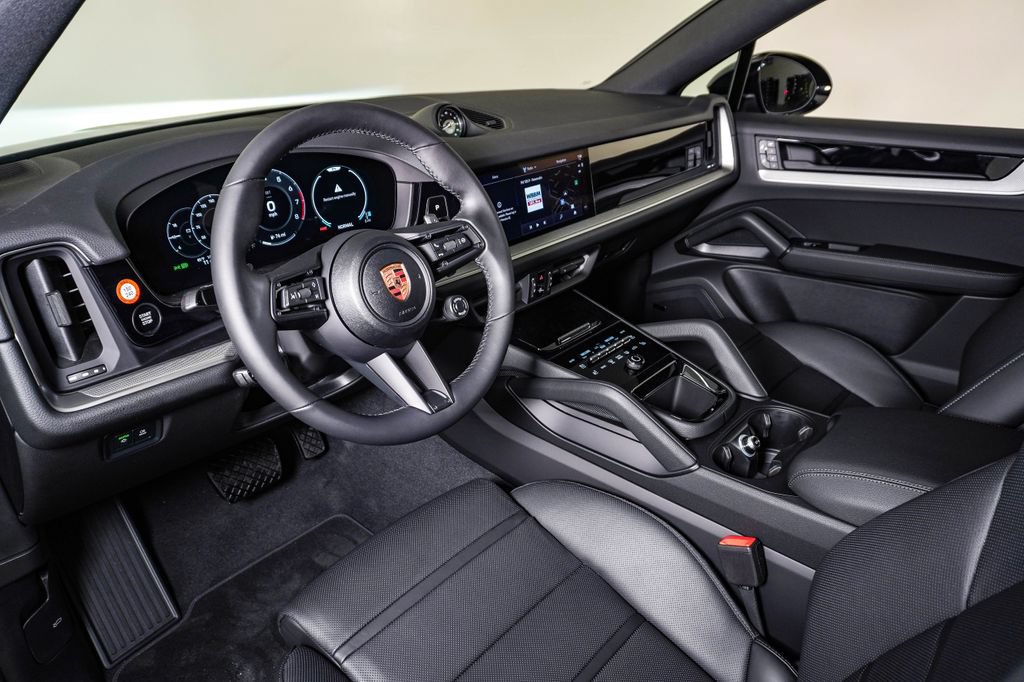 New 2026 Porsche Cayenne Coupe AWD/4WD image 4