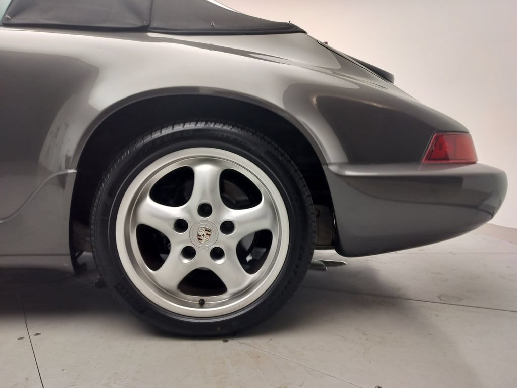 Used 1992 Porsche 911 Carrera RWD image 31