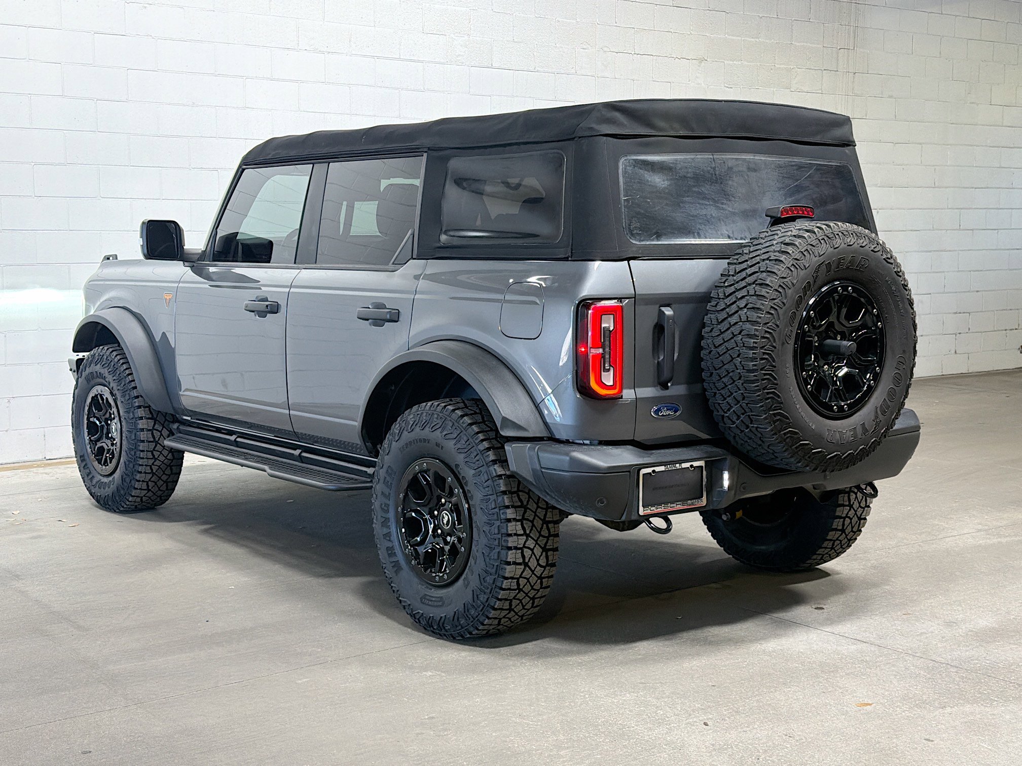 Used 2021 Ford Bronco Badlands image 3