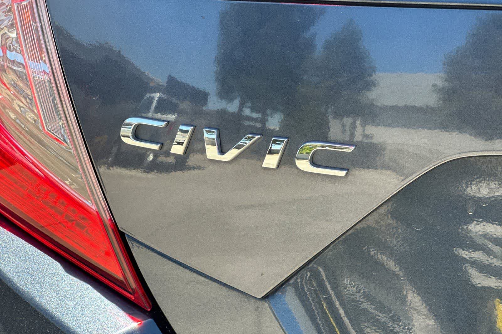 Used 2018 Honda Civic EX image 16