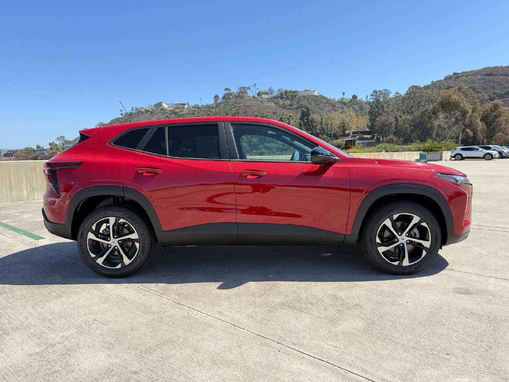 New 2026 Chevrolet Trax RS w/ Driver Confidence Package FWD image 5