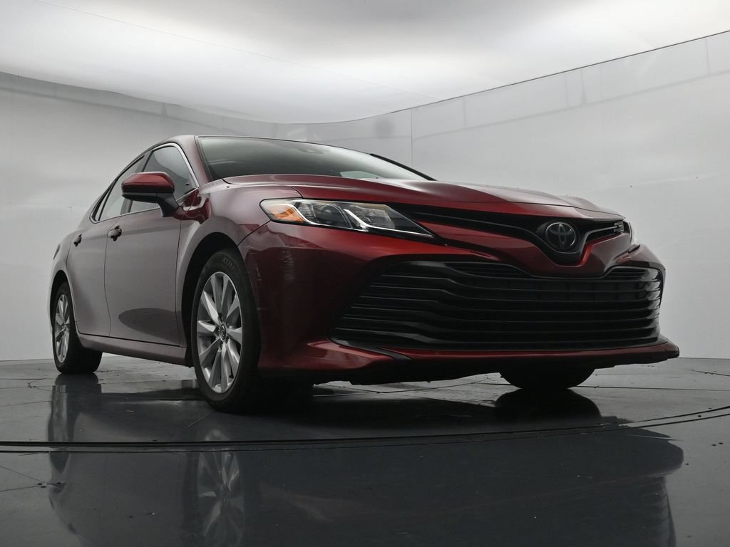 Used 2019 Toyota Camry LE FWD image 18