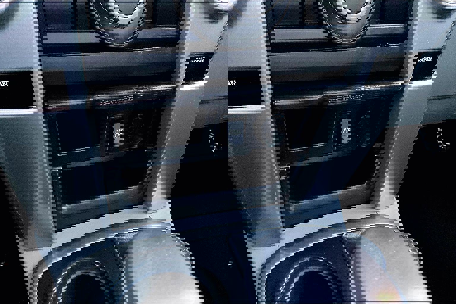 Used 2012 Toyota 4Runner SR5 w/ Convenience Pkg image 30