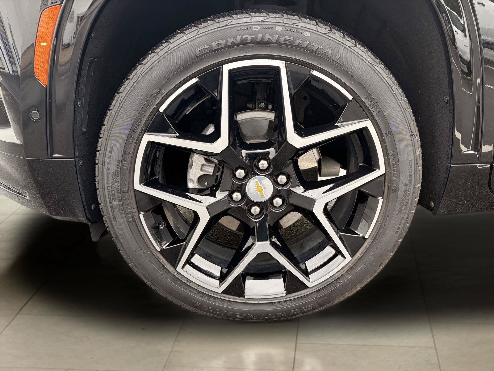 Used 2025 Chevrolet Traverse High Country FWD image 44