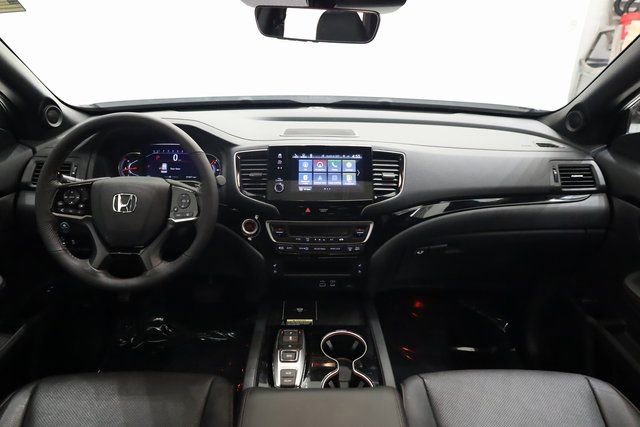 Used 2024 Honda Passport Black Edition image 17