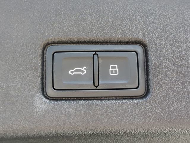 Used 2023 Audi Q4 e-tron Premium Plus w/ Premium Plus image 10