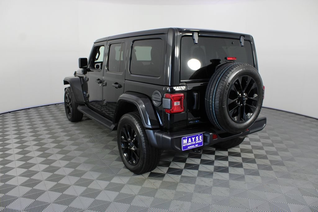 Used 2025 Jeep Wrangler Unlimited Sahara AWD/4WD image 21