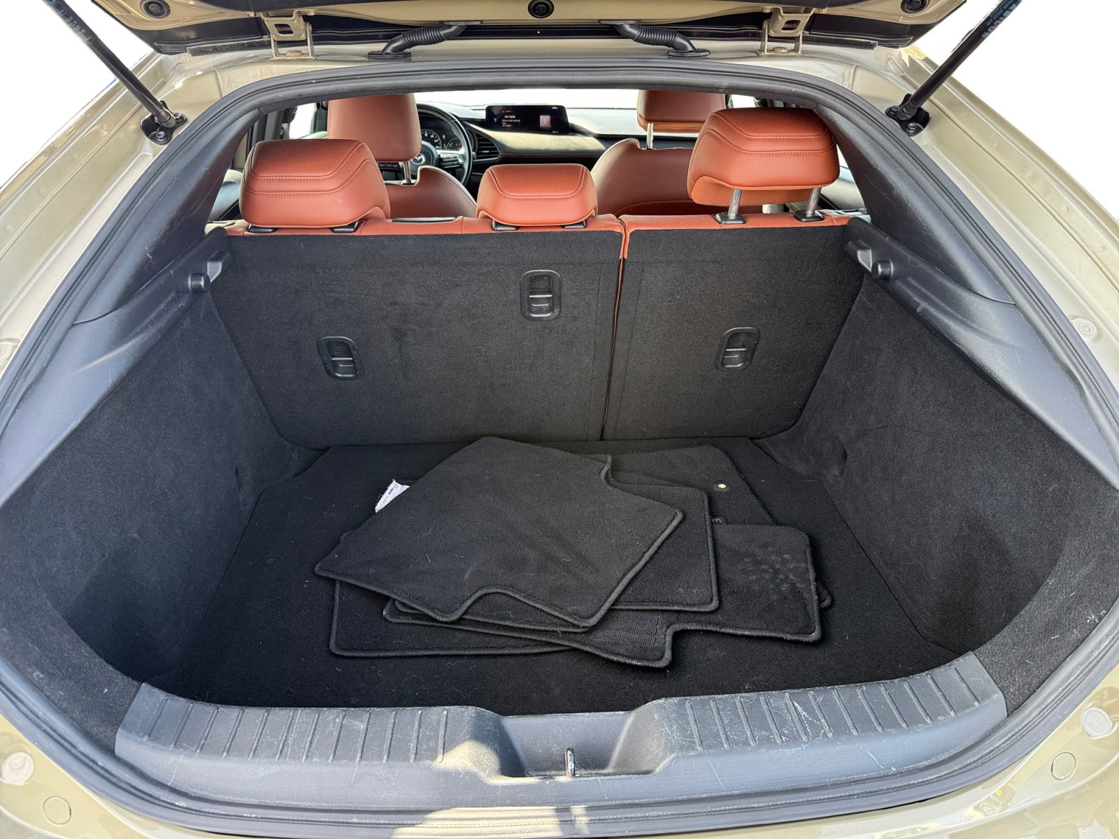 Used 2024 MAZDA MAZDA3 s image 17