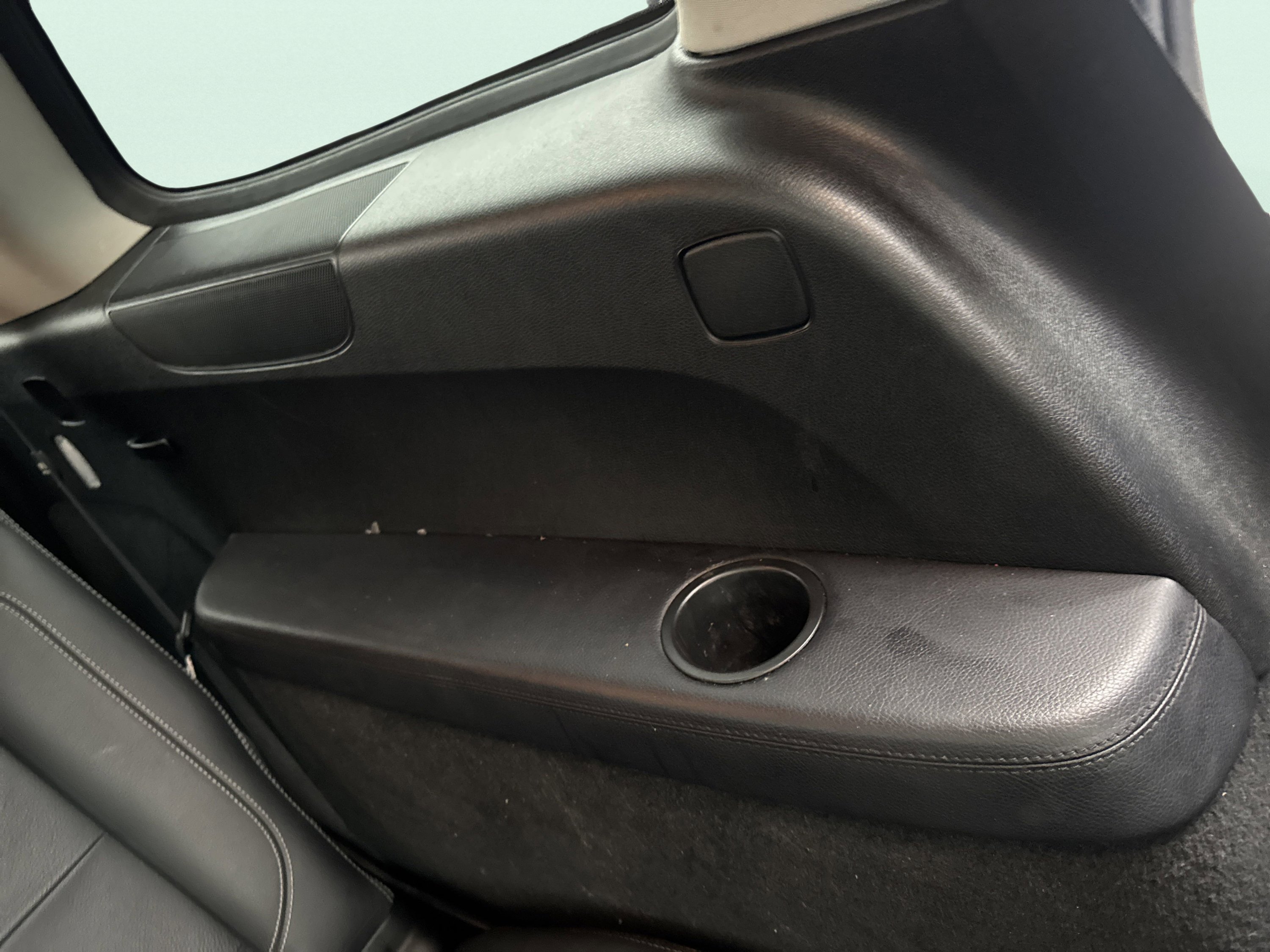 Used 2015 Mercedes-Benz GL 550 4MATIC image 29