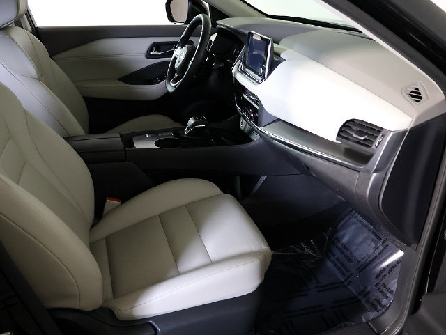 Used 2023 Nissan Rogue SV w/ SV Premium B Package FWD image 32