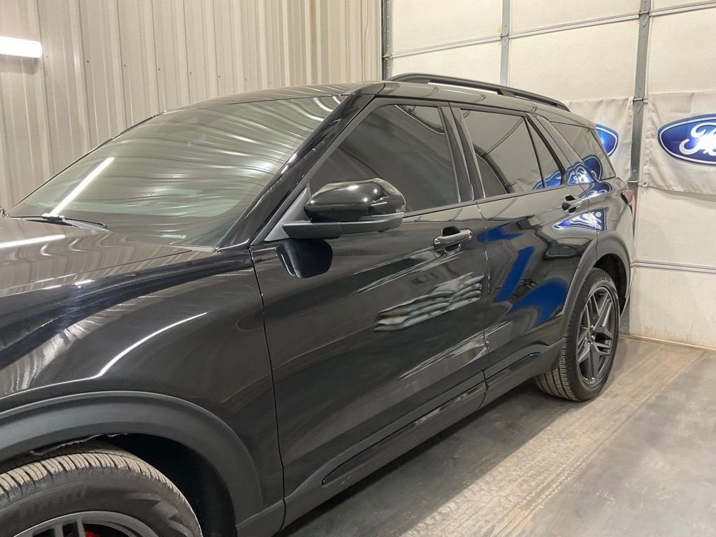 Used 2025 Ford Explorer ST w/ Sun And Sound Package image 5