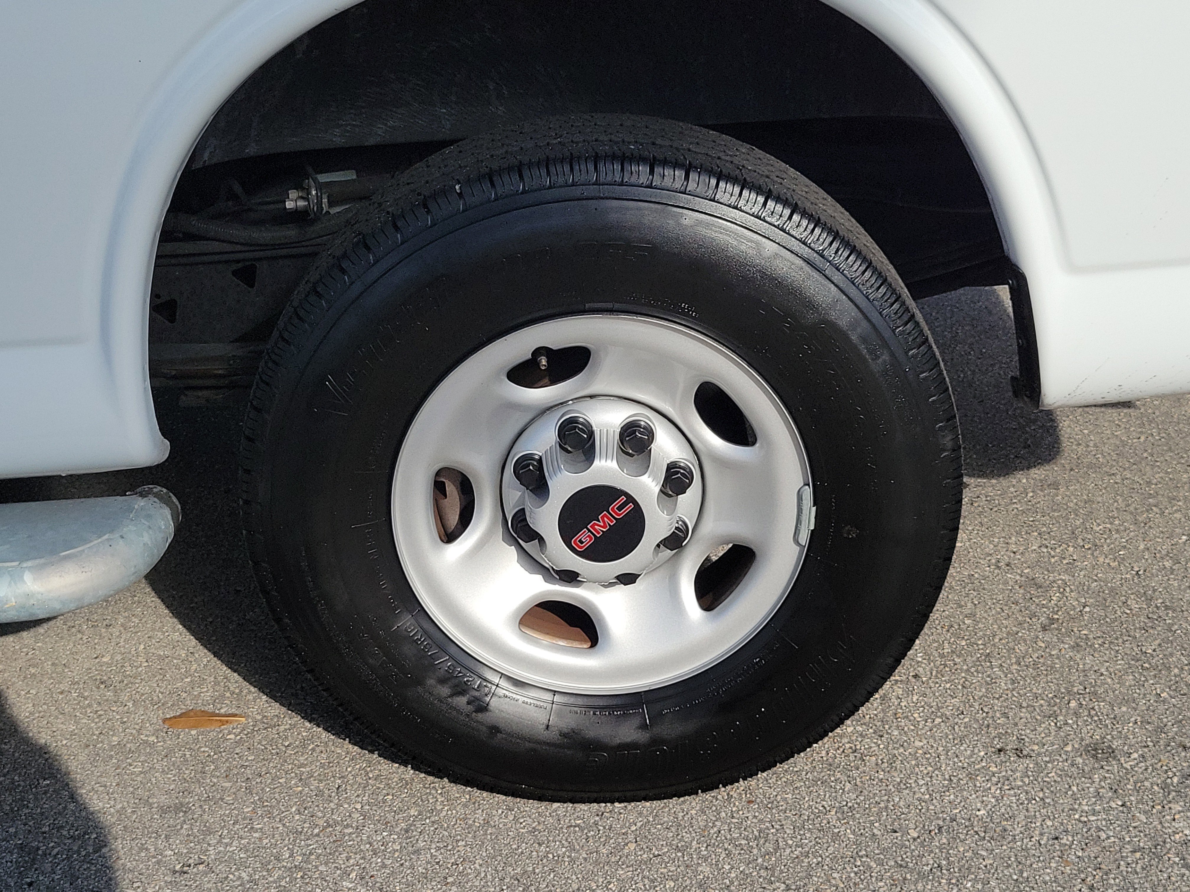 Used 2024 GMC Savana 2500 w/ Driver Convenience Package image 26