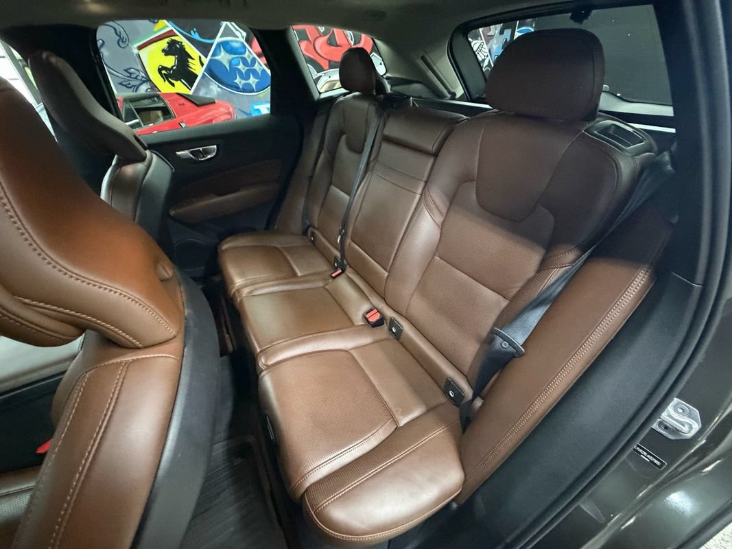 Used 2019 Volvo XC60 T6 Inscription w/ Protection Package Premier AWD/4WD image 14