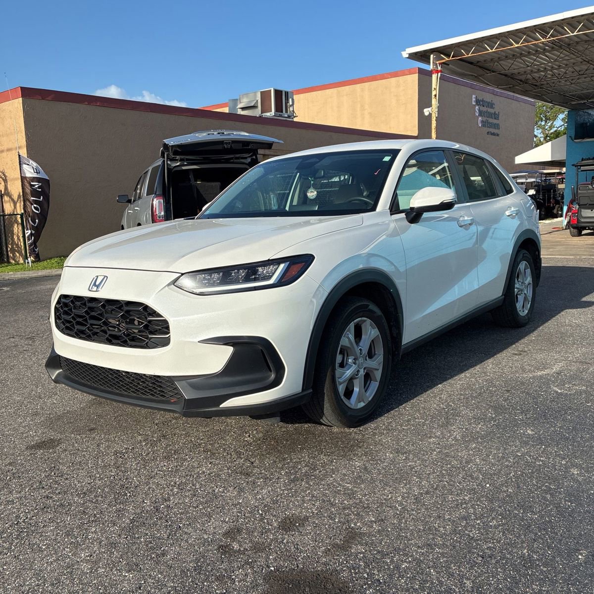 Used 2025 Honda HR-V LX image 1