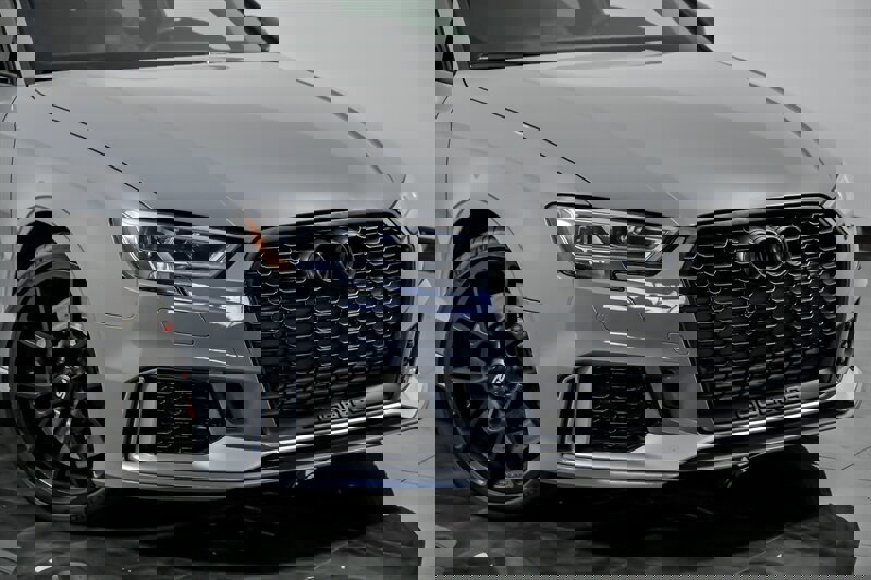 Used 2019 Audi RS 3 w/ Technology Package image 2