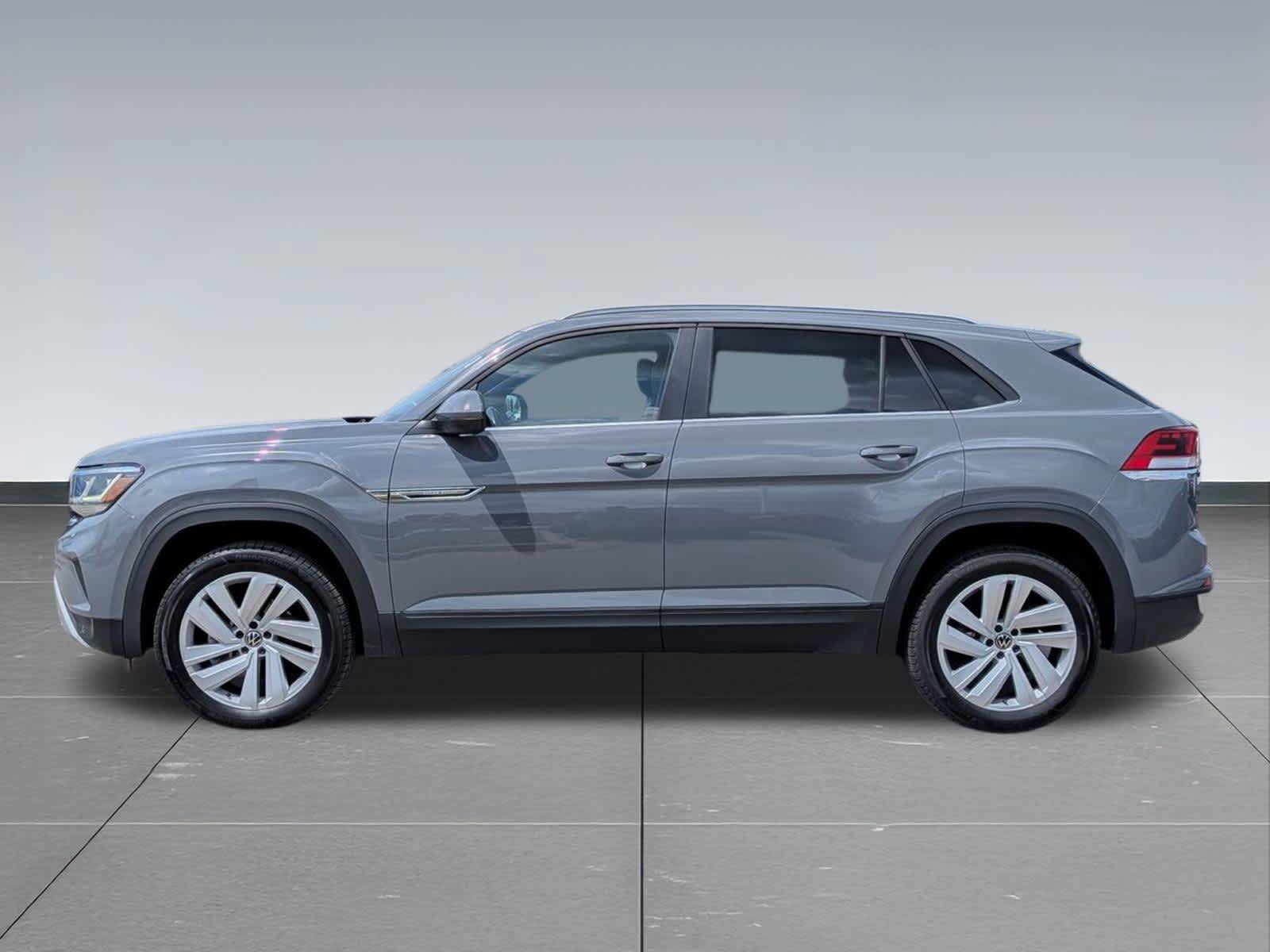 Used 2022 Volkswagen Atlas Cross Sport SE AWD/4WD image 2