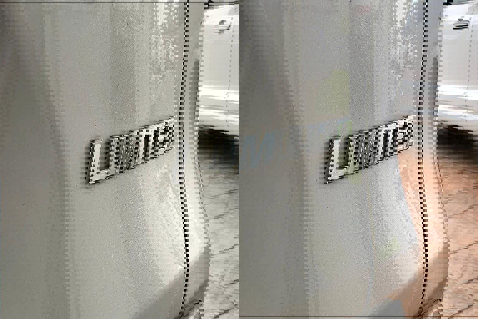 Used 2020 Toyota RAV4 Limited FWD image 9