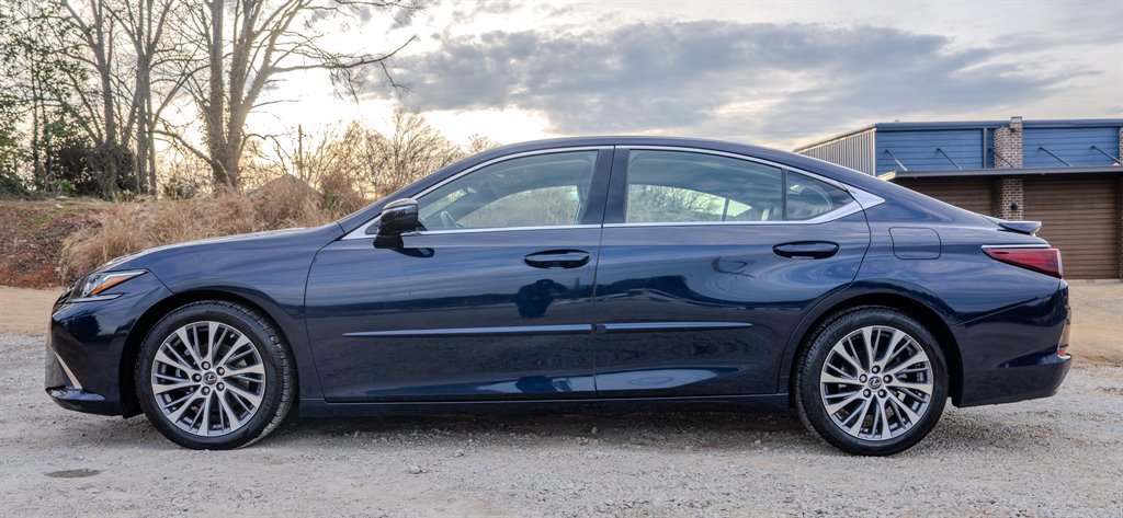 Used 2021 Lexus ES 350 Premium image 2