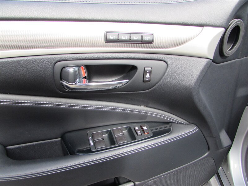 Used 2013 Lexus LS 460 AWD w/ F-Sport Pkg image 23