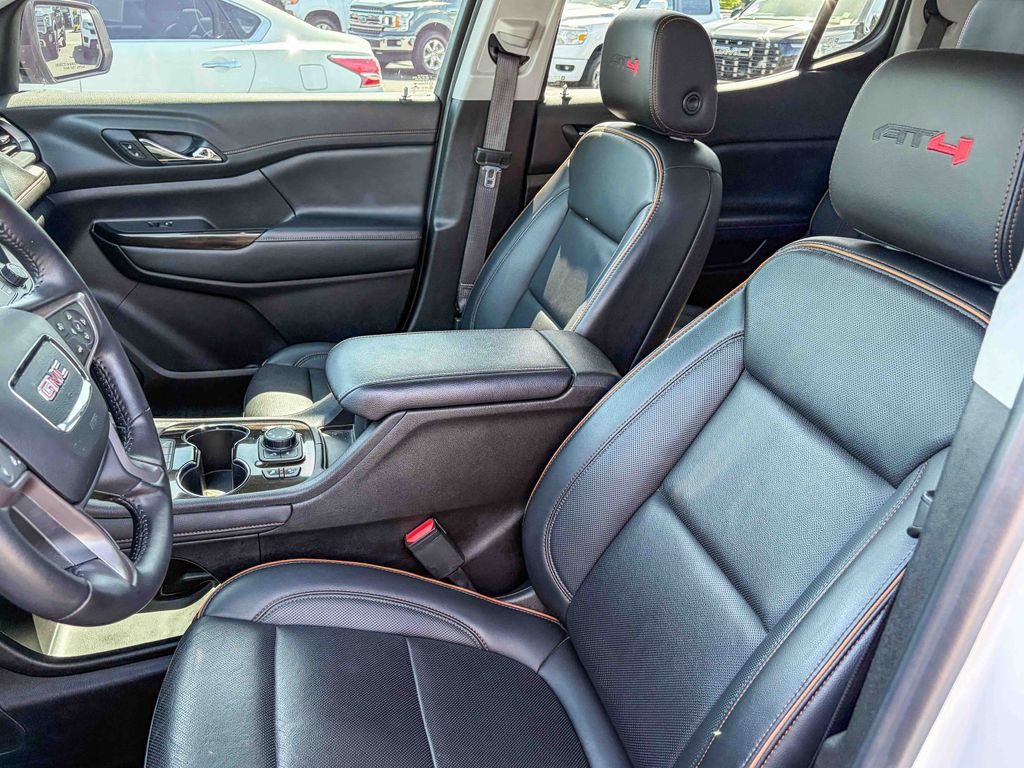 Used 2021 GMC Acadia AT4 w/ Technology Package image 9