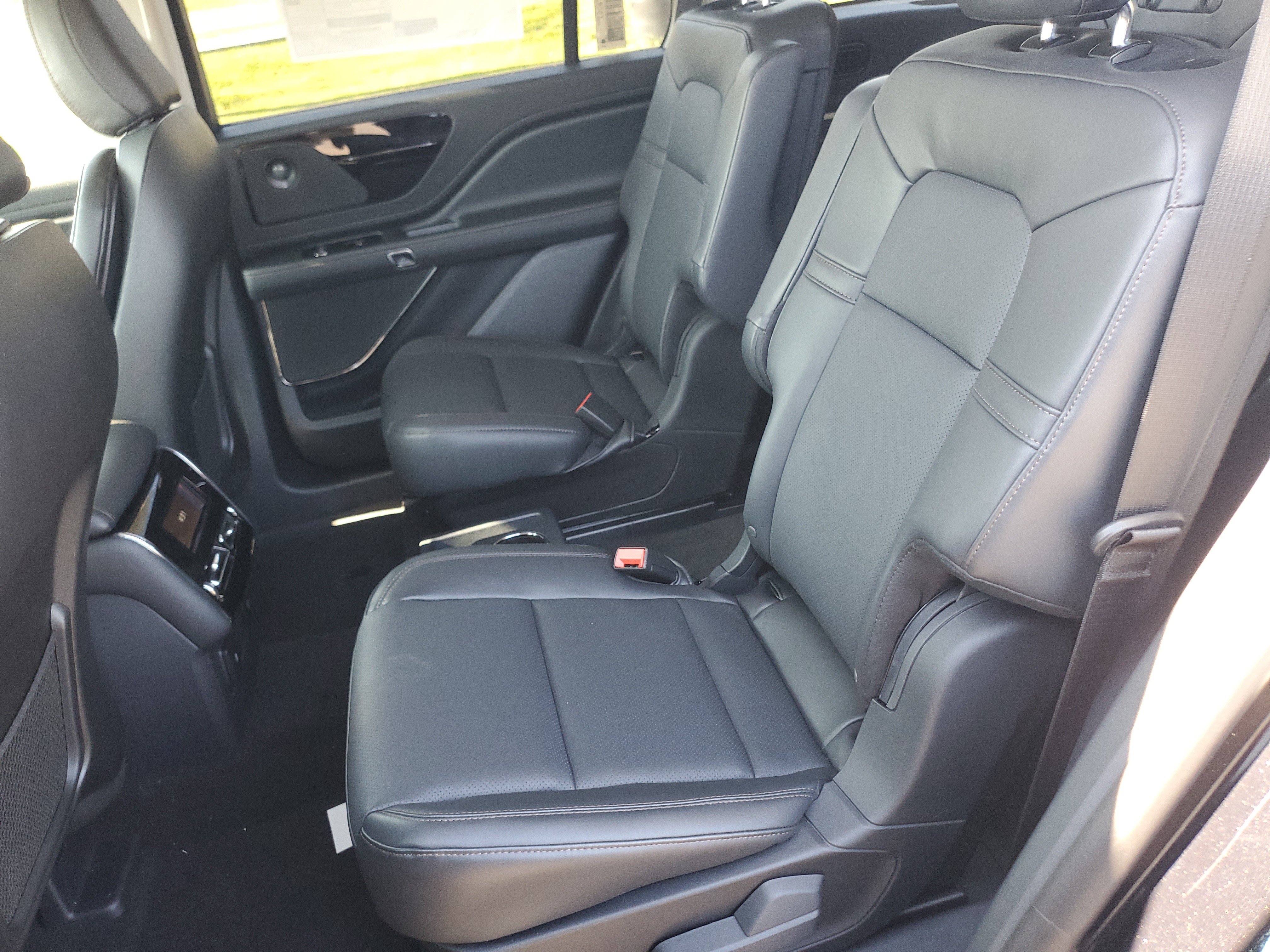 New 2026 Lincoln Aviator AWD image 26