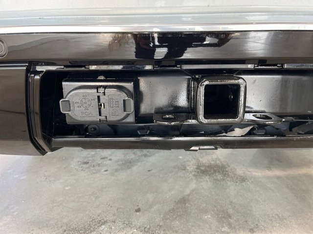 Used 2023 Jeep Wagoneer L Series II image 10